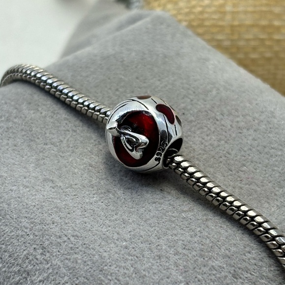 Sterling silver poison apple Snow White dwarfs red heart eyes charm bead - Picture 5 of 7